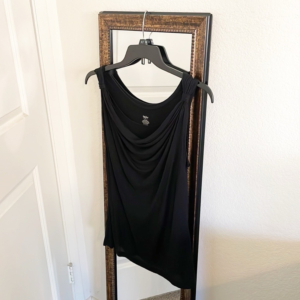 Mossimo black top